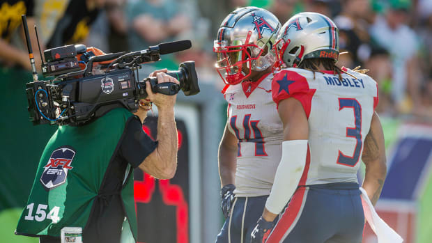 xfl-houston-roughnecks-tv-camera